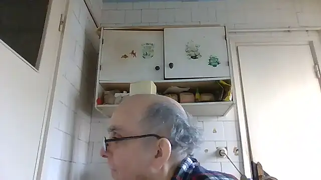 mariusica1xh online show from March 15, 2026, 3:18 pm