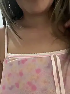 Gabizinhagirls online show from April 16, 2026, 4:19 pm