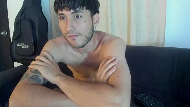 Henrikk senn online show from October 3, 2025, 10:51 pm