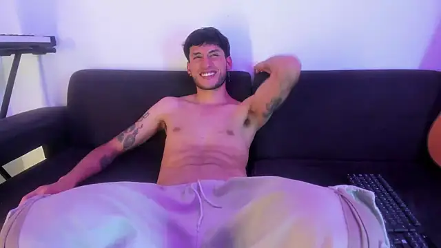 Henrikk senn online show from December 18, 2025, 6:19 am