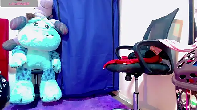 nicol gill  online show from January 24, 2025, 11:26 am