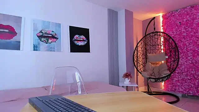 Angela donnato online show from September 20, 2025, 3:29 am