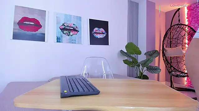 Angela donnato online show from October 23, 2025, 3:39 am