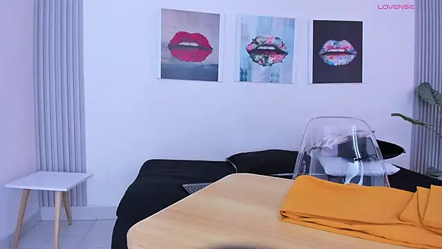 Angela donnato online show from November 5, 2025, 3:28 am