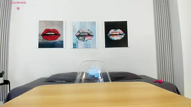 Angela donnato online show from March 19, 2026, 3:43 am