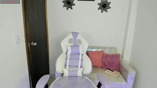 Charlotte cowell sub1  online show from March 20, 2025, 11:23 pm