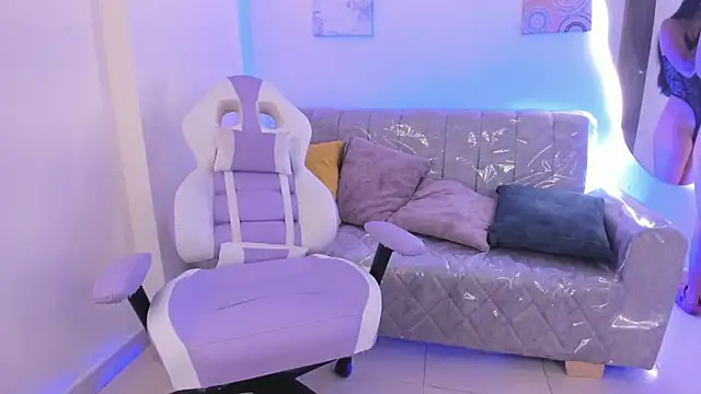 Charlotte cowell sub1  online show from October 2, 2025, 2:57 pm