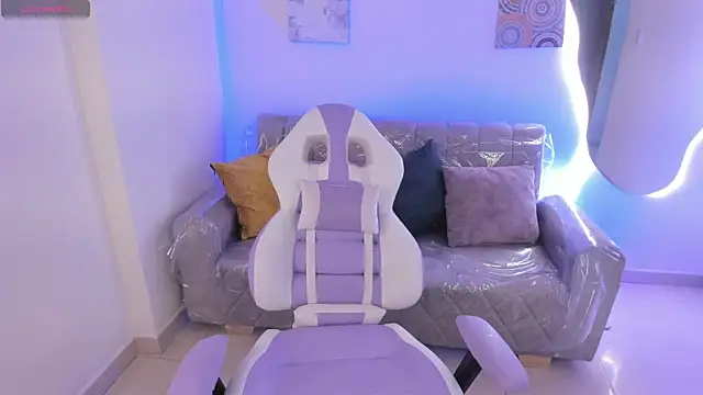 Charlotte cowell sub1  online show from October 22, 2025, 5:13 pm