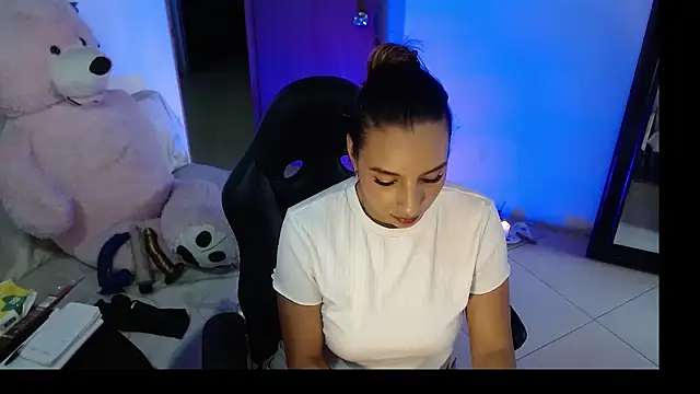 mykaelahoney online show from May 7, 2026, 7:08 pm