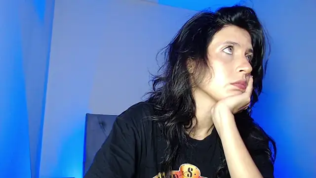 Snapshot of bellatrix25 chatting on April 23, 2026, 3:36 pm bellatrix25 online show from April 23, 2026, 3:36 pm
