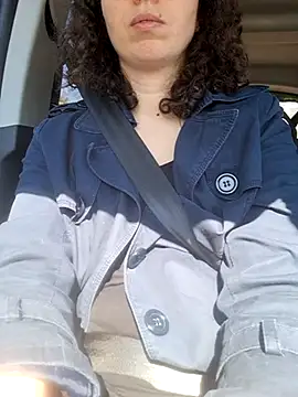 lillinalanes online show from March 19, 2025, 10:11 am