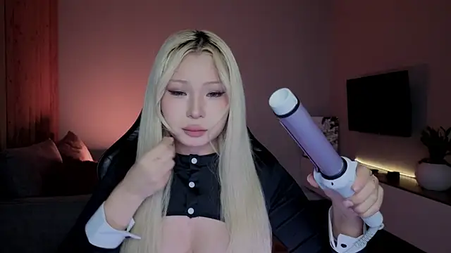 RileyMee online show from March 15, 2026, 2:17 am