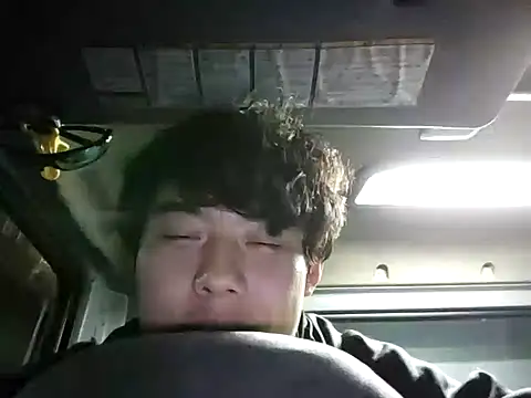 whitebriefboy online show from January 18, 2025, 5:26 pm