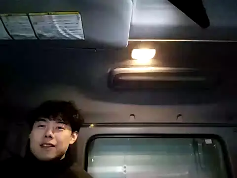 whitebriefboy online show from February 2, 2025, 2:24 pm