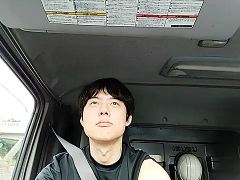 whitebriefboy online show from July 31, 2026, 9:03 pm