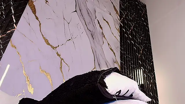 ebony hot1 online show from September 15, 2025, 2:06 pm