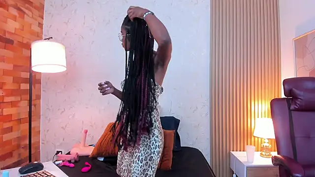 amber-hill online show from February 5, 2025, 6:26 pm