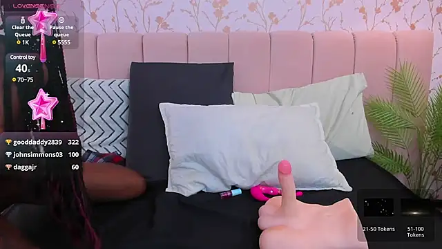 amber-hill online show from February 6, 2025, 10:10 pm