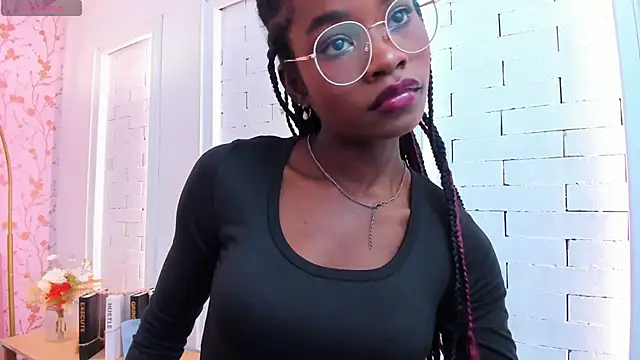 amber-hill online show from February 13, 2025, 7:10 pm