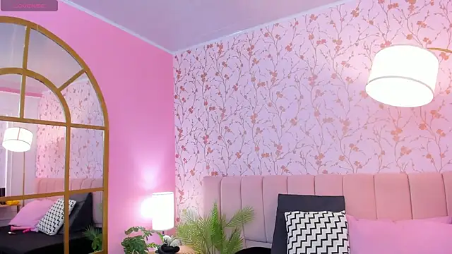 amber-hill online show from February 25, 2025, 10:07 pm