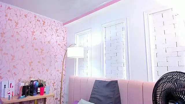 amber-hill online show from September 16, 2025, 7:04 pm