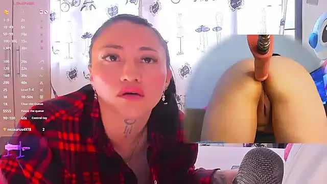 jolee   online show from April 21, 2026, 9:39 pm