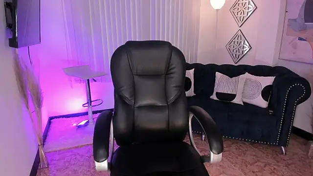 naomii campbell  online show from January 12, 2025, 3:14 pm