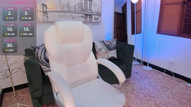 naomii campbell  online show from January 30, 2025, 8:21 pm