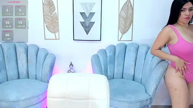 naomii campbell  online show from September 11, 2025, 1:22 pm