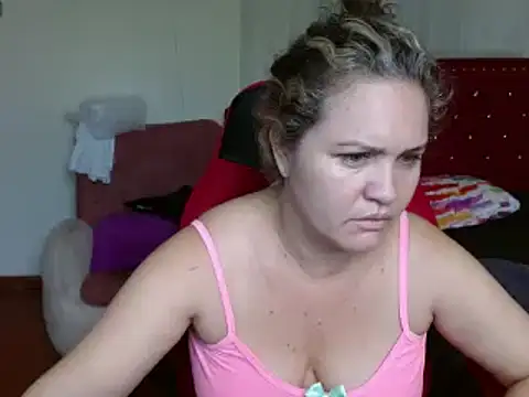 helenca43 online show from February 17, 2025, 4:04 pm