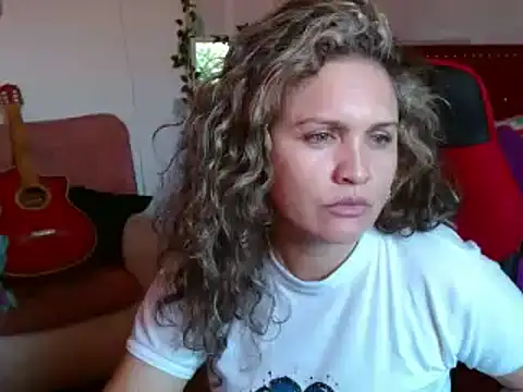 helenca43 online show from February 20, 2025, 9:20 pm