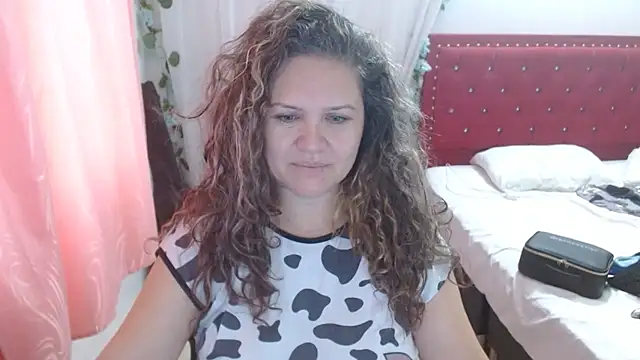 helenca43 online show from November 11, 2025, 11:10 am