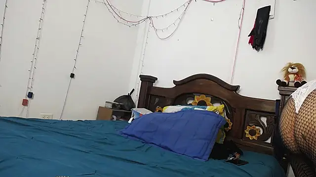 DominaLeona online show from February 17, 2025, 9:41 pm