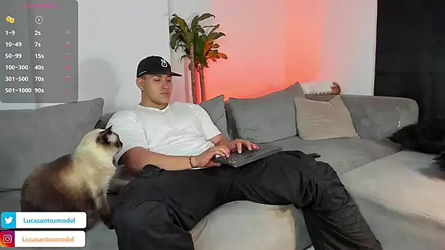 lucasanto  online show from December 3, 2024, 4:03 am