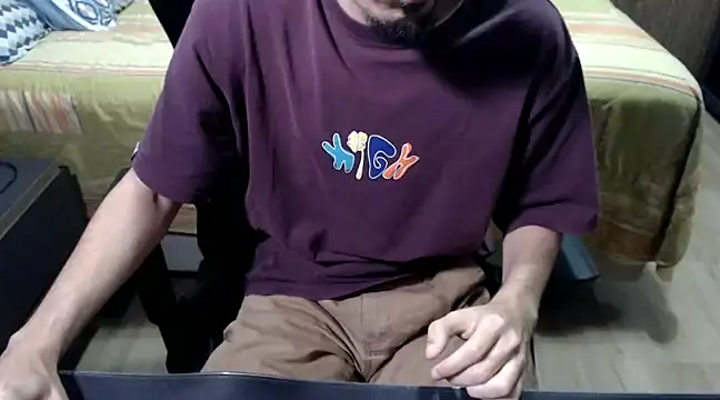 Snapshot of ViniBruv chatting on January 17, 2025, 8:33 pm ViniBruv online show from January 17, 2025, 8:33 pm