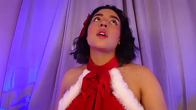 Snapshot of EviePhoenix chatting on December 16, 2024, 4:34 am EviePhoenix online show from December 16, 2024, 4:34 am