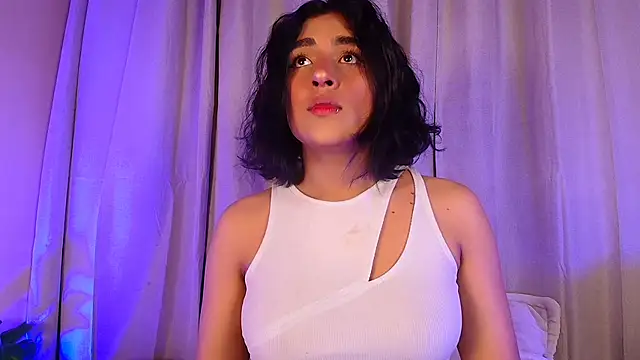 Snapshot of EviePhoenix chatting on December 17, 2024, 4:23 am EviePhoenix online show from December 17, 2024, 4:23 am