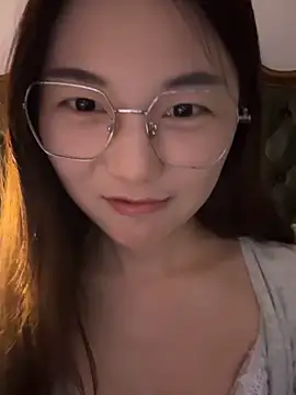 Snapshot of Sweet-Angel999 chatting on May 20, 2026, 3:18 pm Sweet-Angel999 online show from May 20, 2026, 3:18 pm