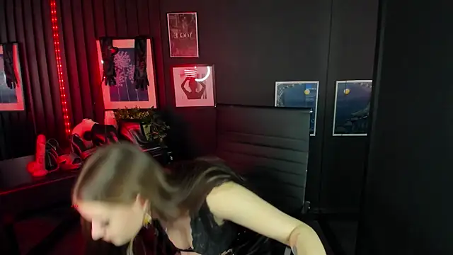 Lily Moonlight online show from March 22, 2025, 12:57 pm