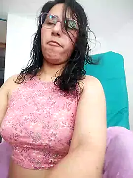 Snapshot of Im_Alma_ chatting on July 29, 2026, 2:15 pm Im Alma online show from July 29, 2026, 2:15 pm