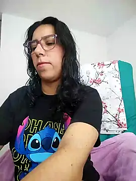 Snapshot of Im_Alma_ chatting on August 3, 2026, 2:11 pm Im Alma online show from August 3, 2026, 2:11 pm