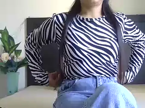 WildRuhi20 online show from January 23, 2025, 6:39 am