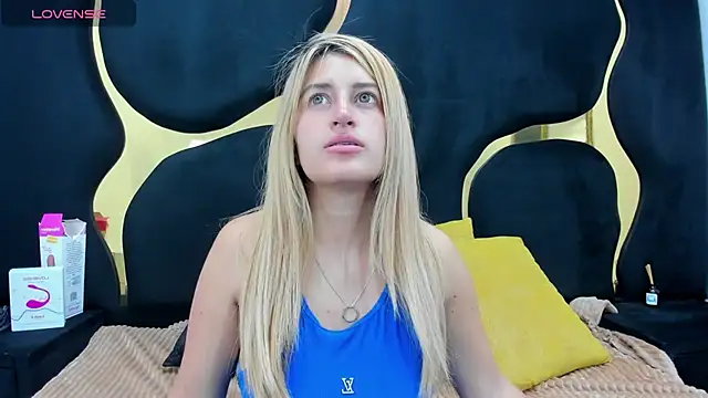 Snapshot of GiaRoussel chatting on February 19, 2026, 4:14 pm GiaRoussel online show from February 19, 2026, 4:14 pm