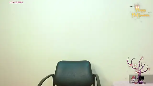 JessicaRabbit04 online show from October 24, 2025, 4:09 am