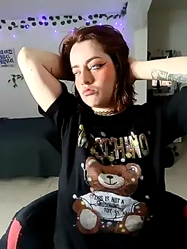 Lin-cute online show from December 15, 2024, 7:42 pm