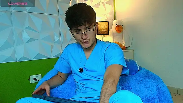 santyago taylor online show from September 15, 2025, 6:30 pm