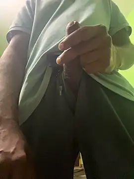 pussylover143x online show from November 27, 2025, 4:31 pm