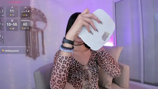 aisha sakina online show from September 21, 2025, 10:11 pm