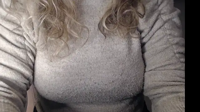 JenniLowen online show from January 9, 2025, 1:13 pm