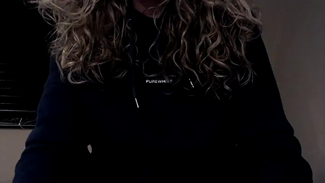 JenniLowen online show from February 10, 2025, 11:02 pm